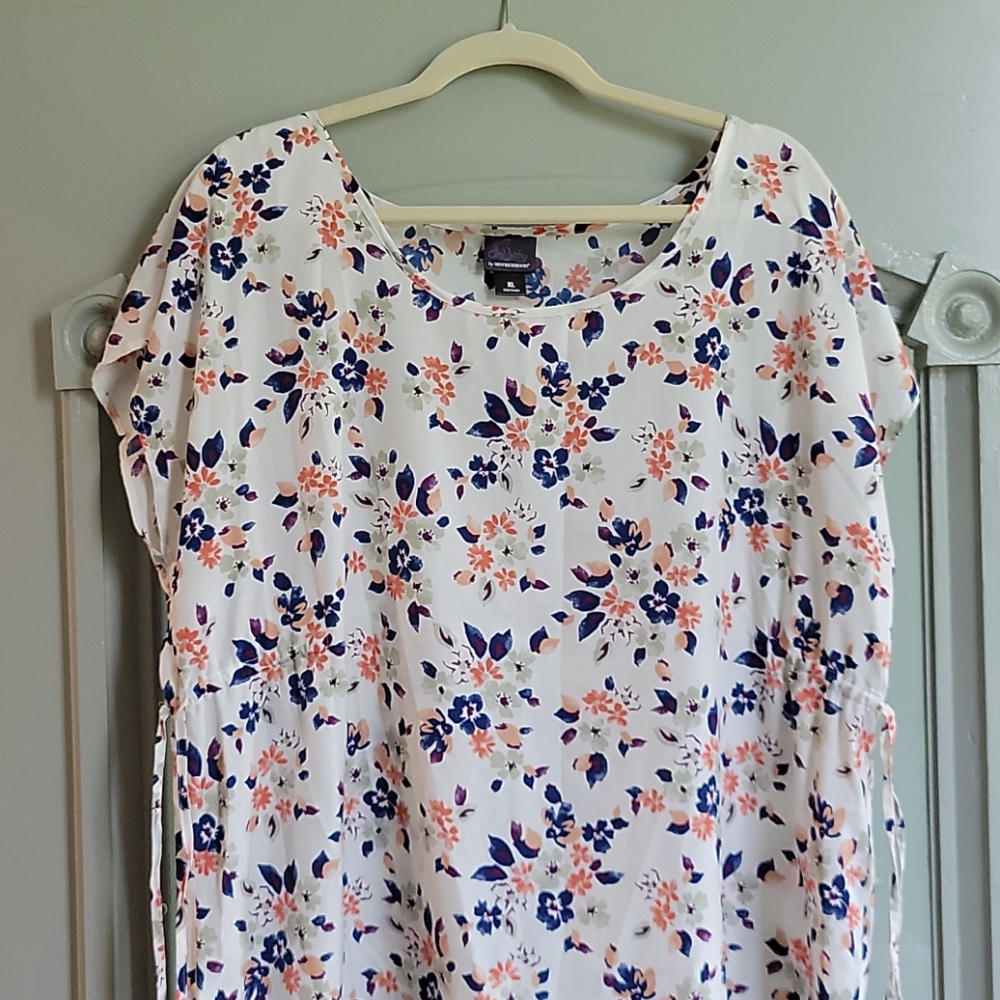 Floral short sleeve maternity top
